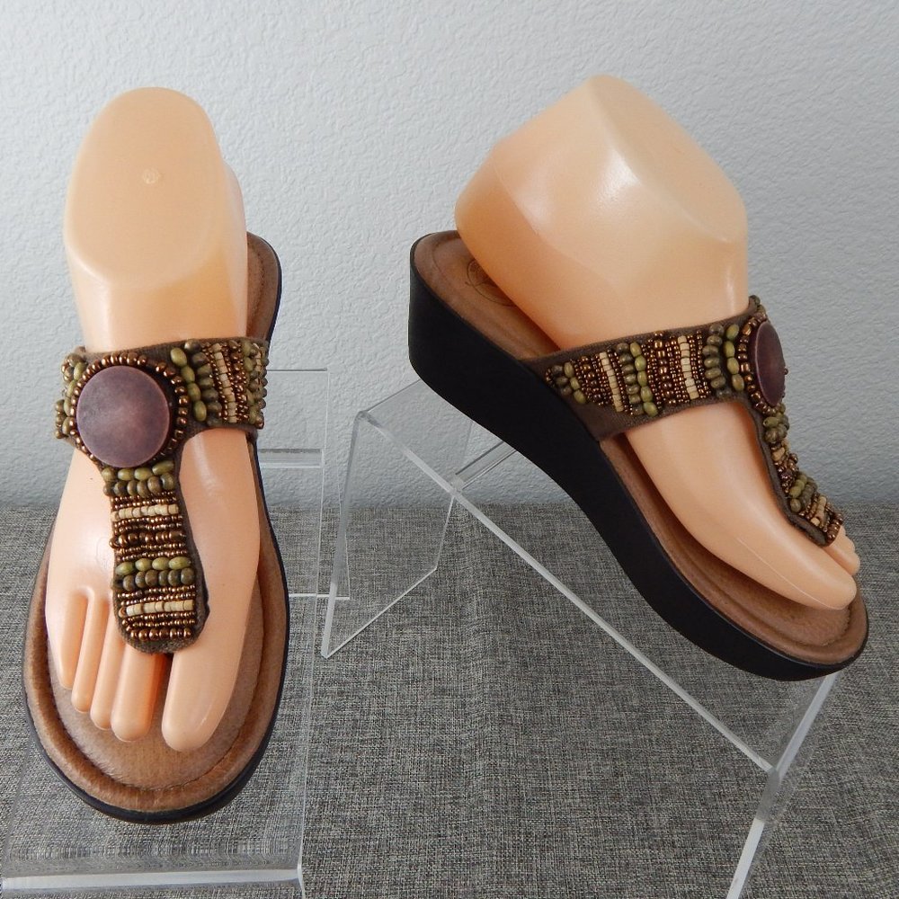 Nurture Womens Brown 7M Sandals T-Strap Wedge